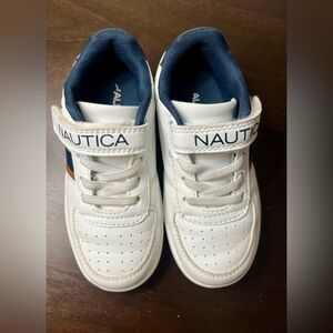 Nautica Toddlers Size 9 Sneakers